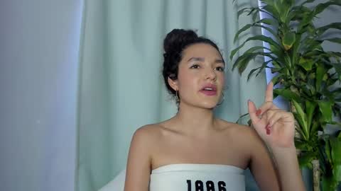 Snapshot of marian_skinny chatting on 12.11.24 Marian online show from 12.11.24