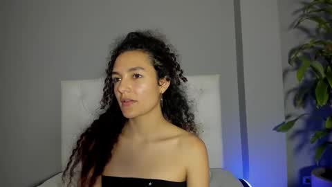 Snapshot of marian_skinny chatting on 01.10.25 Marian online show from 01.10.25