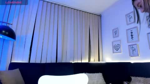 Snapshot of mariana__thompson chatting on 04.30.26 mariana__thompson online show from 04.30.26