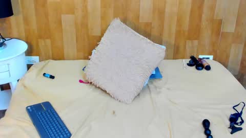 Mariana Angel online show from 02.25.25