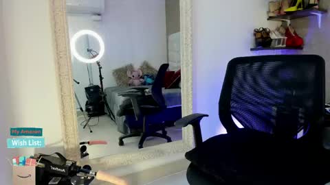 Snapshot of mariana_c chatting on 04.28.26 Mar y online show from 04.28.26