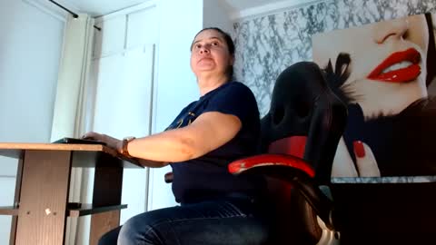 Snapshot of mariani_smith chatting on 09.16.25 Mariani online show from 09.16.25