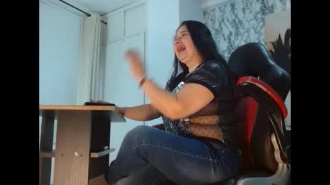 Snapshot of mariani_smith chatting on 09.30.25 Mariani online show from 09.30.25