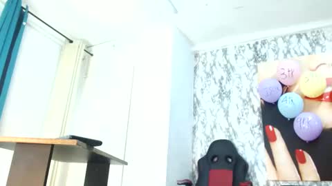 Snapshot of mariani_smith chatting on 10.31.25 Mariani online show from 10.31.25