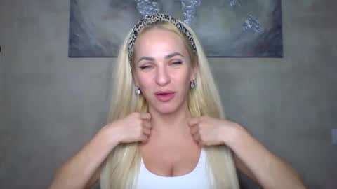 Snapshot of marianna1977 chatting on 03.11.25 marianna1977 online show from 03.11.25