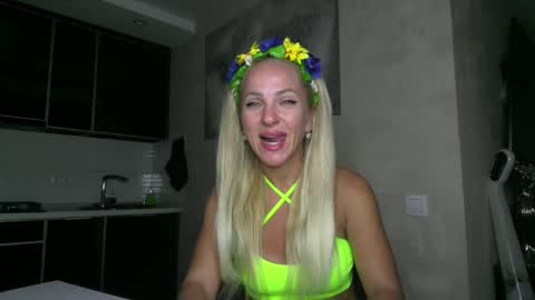 Snapshot of marianna1977 chatting on 09.28.25 marianna1977 online show from 09.28.25