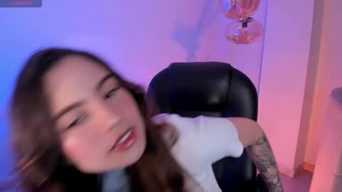 Snapshot of mariannelane1 chatting on 09.28.25 Marianne online show from 09.28.25