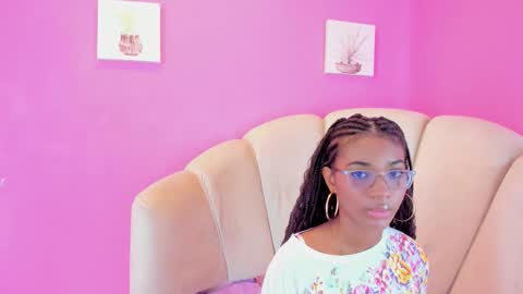 Snapshot of marianrosse chatting on 10.02.25 marianrosse online show from 10.02.25