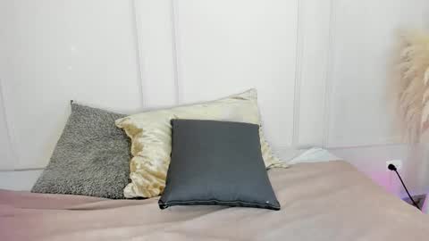 Maria Pettit online show from 02.21.26