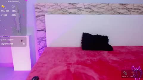 Snapshot of mariatyler chatting on 02.21.25 Maria Tyler online show from 02.21.25