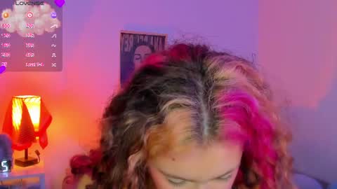 Snapshot of marieetaylor chatting on 06.18.26 Mariee online show from 06.18.26