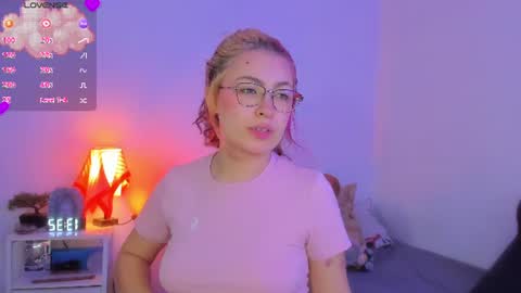 Snapshot of marieetaylor chatting on 06.22.26 Mariee online show from 06.22.26