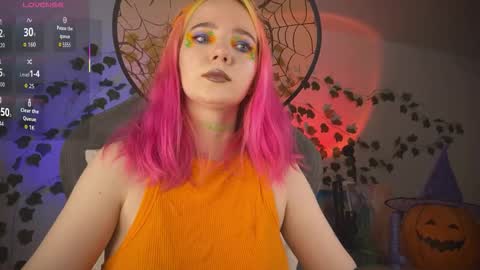 Snapshot of mariel_a_gold chatting on 10.27.25 Mariel Gold online show from 10.27.25