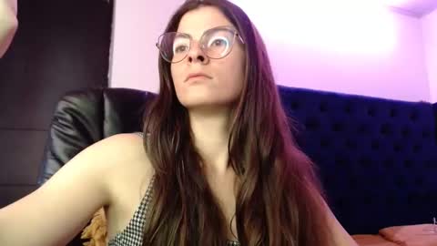 Snapshot of mariel_sins21 chatting on 02.10.25 Mariie online show from 02.10.25