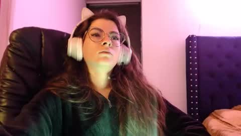 Snapshot of mariel_sins21 chatting on 02.21.25 Mariie online show from 02.21.25