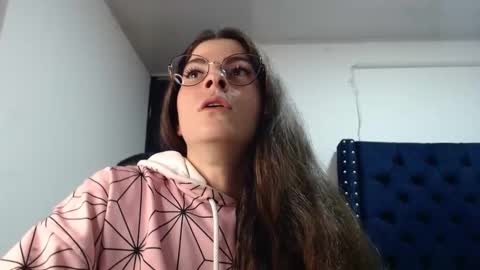 Snapshot of mariel_sins21 chatting on 02.21.25 Mariie online show from 02.21.25