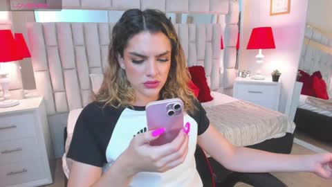 Snapshot of mariiahneedles chatting on 01.28.25 mariiahneedles online show from 01.28.25