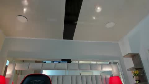 Snapshot of mariiahneedles chatting on 10.19.25 mariiahneedles online show from 10.19.25