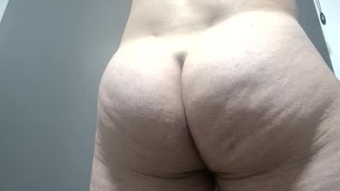 Snapshot of mariiio__bigass chatting on 02.20.26 Mario online show from 02.20.26