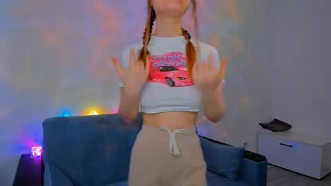 Snapshot of marilinal chatting on 02.11.25 Marilina online show from 02.11.25