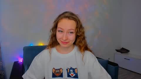 Snapshot of marilinal chatting on 02.12.25 Marilina online show from 02.12.25