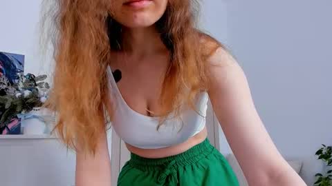 Snapshot of marilinal chatting on 02.27.25 Marilina online show from 02.27.25