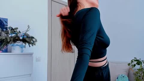 Snapshot of marilinal chatting on 03.10.25 Marilina online show from 03.10.25