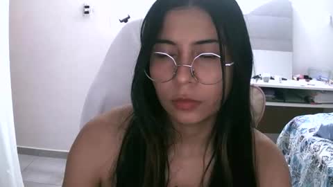 Snapshot of marilove40925 chatting on 11.10.25 marilove40925 online show from 11.10.25