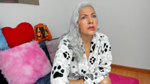 Snapshot of marilyn70 chatting on 10.29.25 marilyn70 online show from 10.29.25