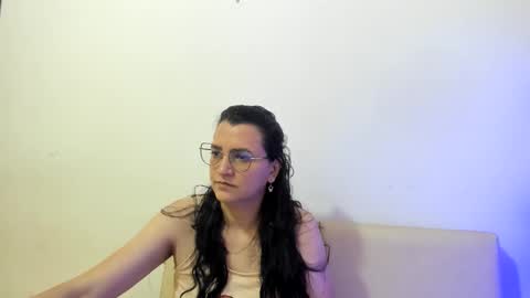 Snapshot of marilyn_garcia chatting on 02.23.26 MARILYN SEXY online show from 02.23.26