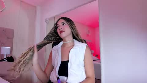 Snapshot of marilyndupont chatting on 10.22.25 Marilyn online show from 10.22.25