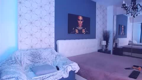 Snapshot of marimais chatting on 10.07.25 Mary Mais online show from 10.07.25