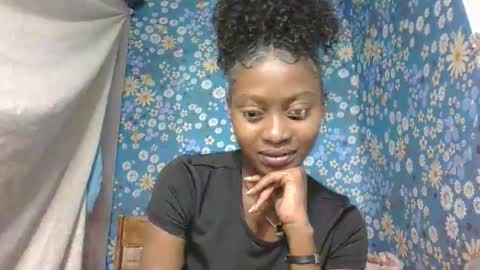 Snapshot of marinagold69 chatting on 05.28.26 marinagold69 online show from 05.28.26