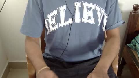 Snapshot of marinavine chatting on 02.01.26 The SHY UncutBoy online show from 02.01.26