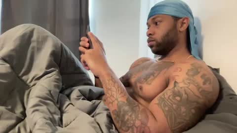 Snapshot of marineguyk19 chatting on 01.26.25 Z online show from 01.26.25