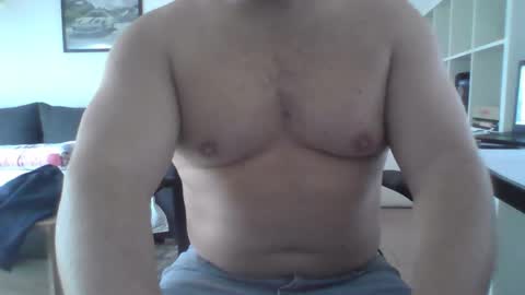Snapshot of mario17o3 chatting on 03.27.26 Hot N Horny online show from 03.27.26