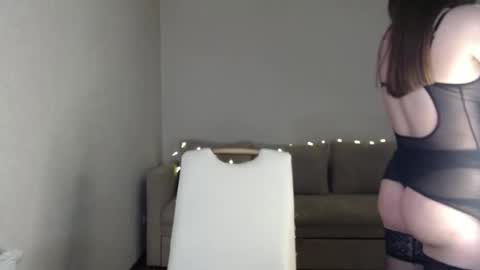 Snapshot of marishaarimova chatting on 12.30.24 Marisha Arimova online show from 12.30.24