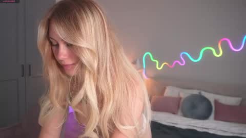 Mary online show from 04.26.26