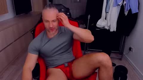 Snapshot of marismuscle chatting on 05.06.26 MarisMuscle online show from 05.06.26