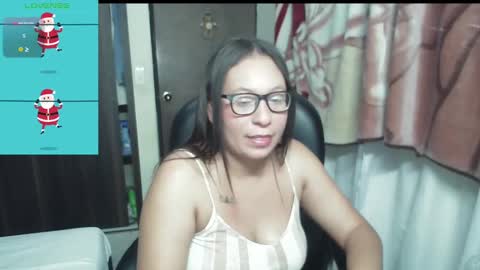 Snapshot of maritsa_millerr chatting on 12.23.24 maritsa online show from 12.23.24