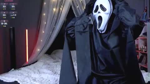 Snapshot of marius_vexley chatting on 10.31.25 MariusHunter online show from 10.31.25