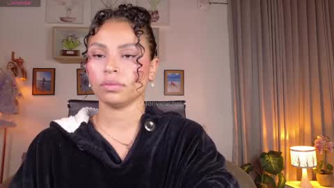 Snapshot of marivimichel_s chatting on 04.17.26 marivimichel_s online show from 04.17.26