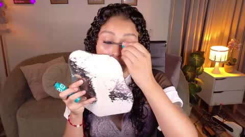 Snapshot of marivimichel_s chatting on 04.19.26 marivimichel_s online show from 04.19.26