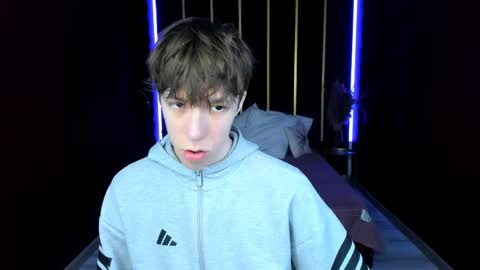 Mark online show from 04.12.26