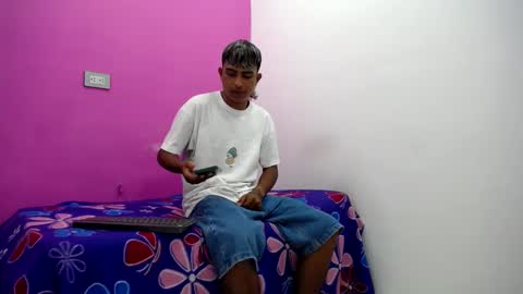 Snapshot of mark_latin18 chatting on 02.12.25 mark_latin18 online show from 02.12.25