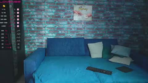 Snapshot of mark_normal chatting on 02.21.25 Mark online show from 02.21.25