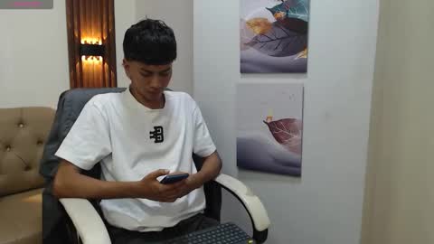 markbowie online show from 10.04.25