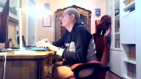 Snapshot of markmarkmark00 chatting on 01.15.26 markmarkmark00 online show from 01.15.26