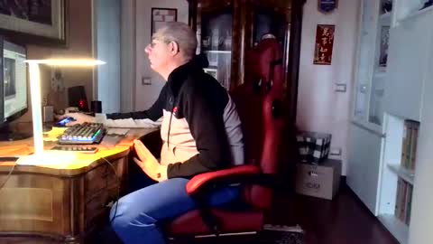 Snapshot of markmarkmark00 chatting on 02.25.26 markmarkmark00 online show from 02.25.26