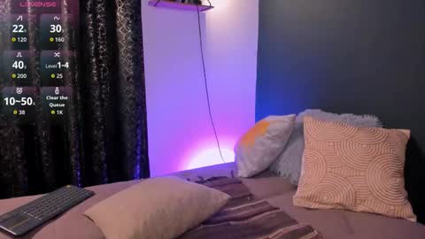 Snapshot of marksantozz chatting on 11.18.25 Mark Santos online show from 11.18.25